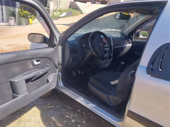 FIAT STRADA 1.4 MPI TREKKING CE 8V FLEX 2P MANUAL